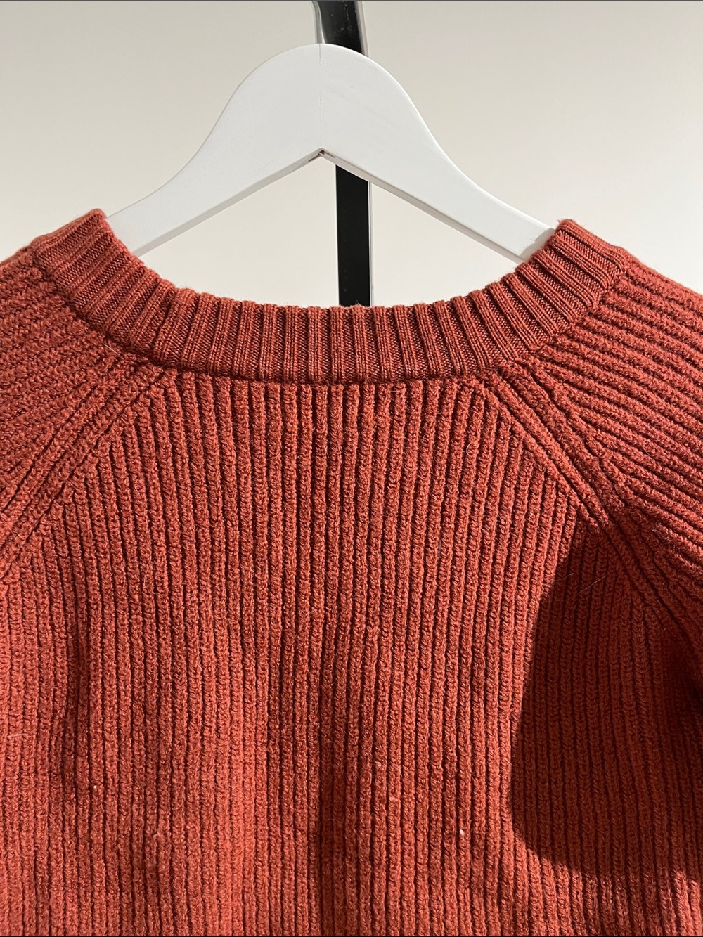 Wilfred Rust Ribbed Crewneck Sweater - Picture 4 of 7